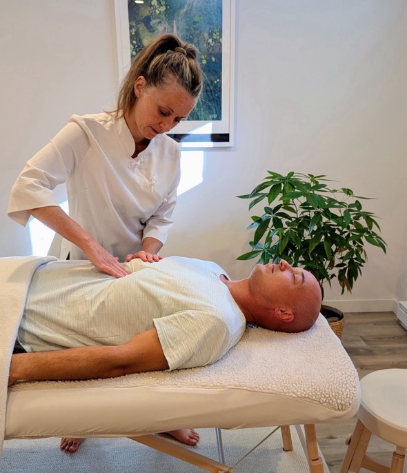 Clinique Le Petit Chemin, massothérapie, shiatsu, massage sur table, val david, laurentides, energeticienne, therapeute, santé, soins, Qi Gong, hypnose, PNL